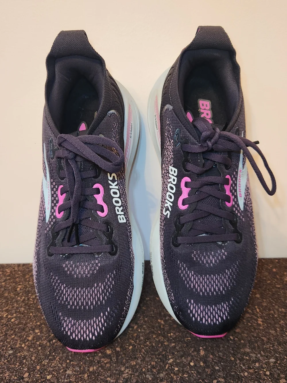 Brooks Adrenaline 25 Running Shoes Womens Size 9